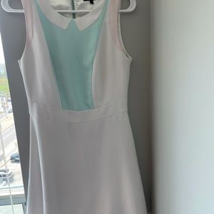 Beautiful white short dress, elegant and classy dress - size small- great brand